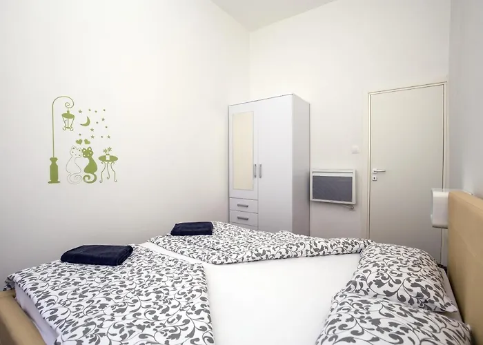 Apartment With Garden And Free Parking