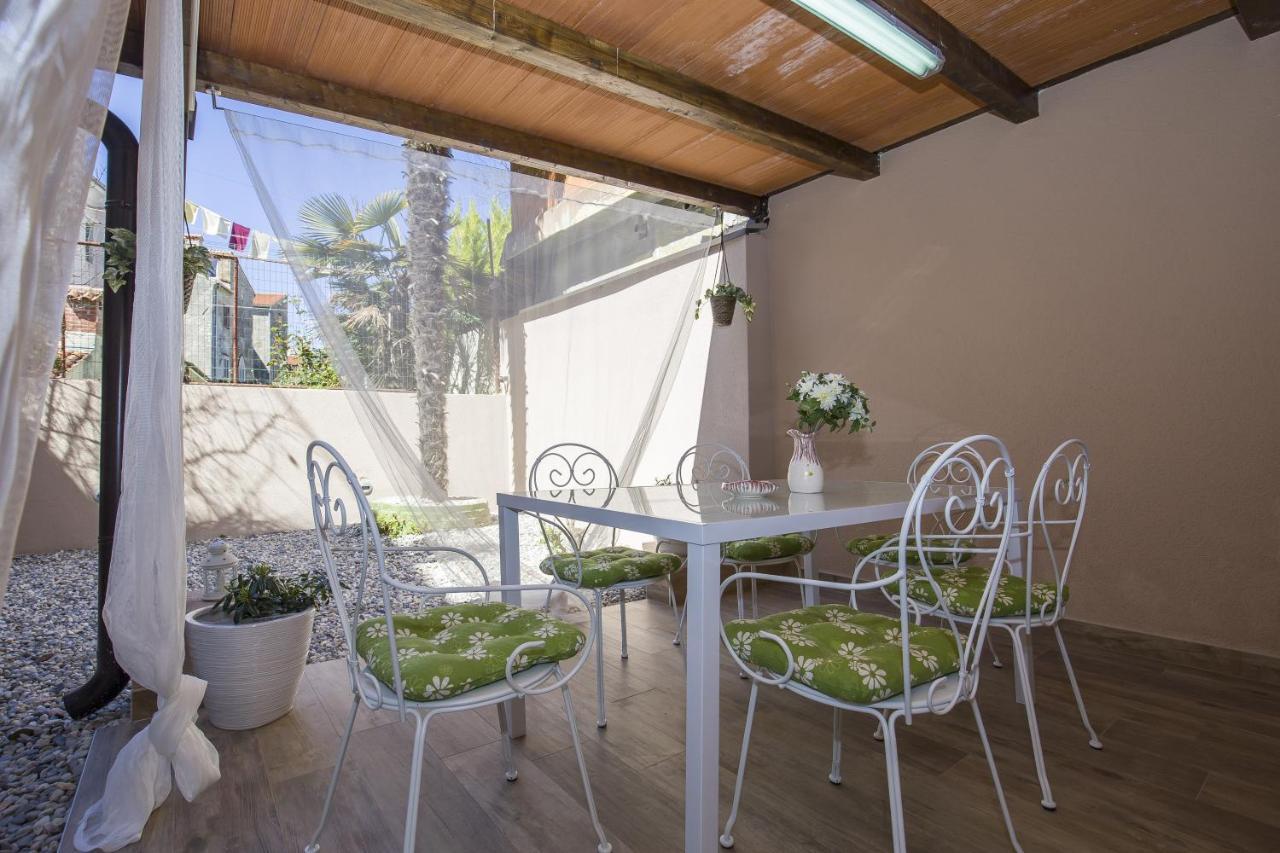 With Garden And Free Parking Apartment *