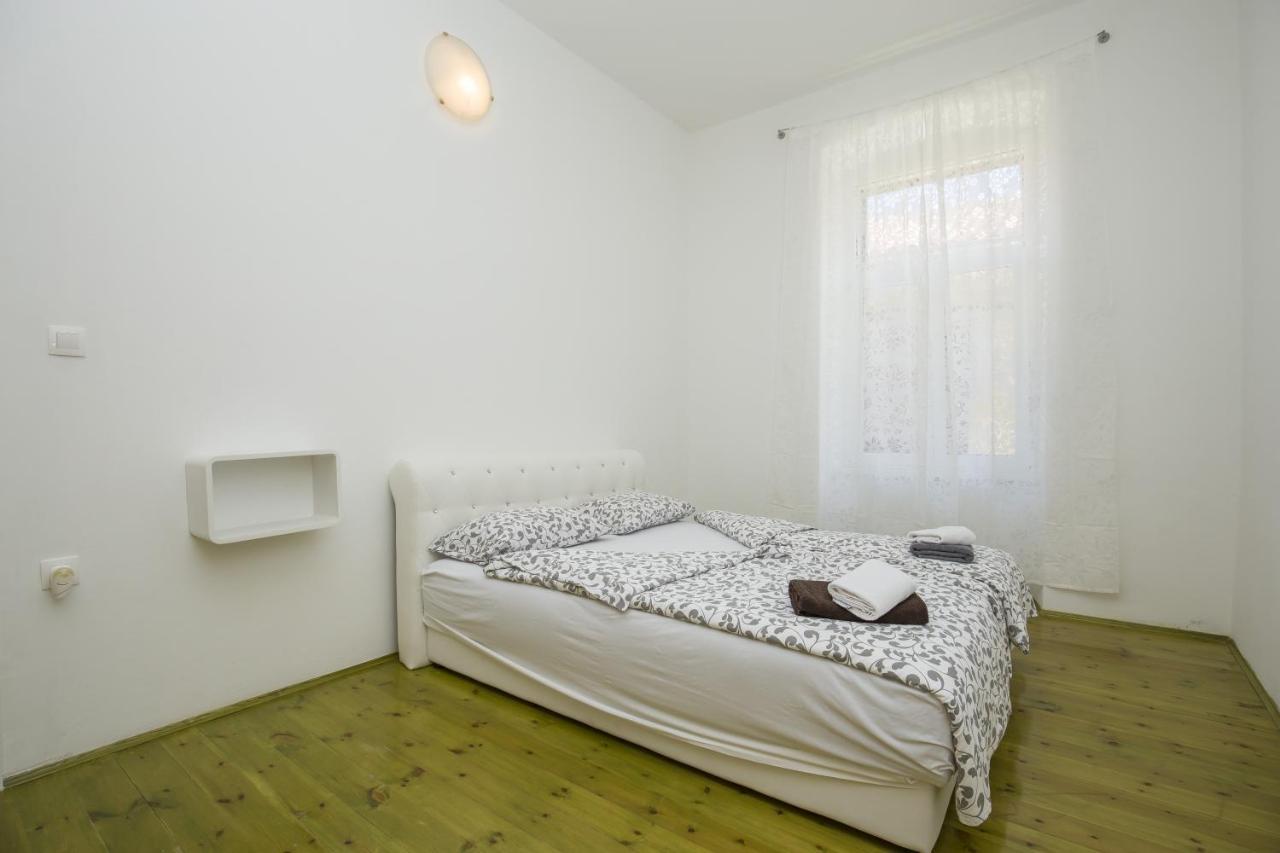 With Garden And Free Parking Apartment Pula